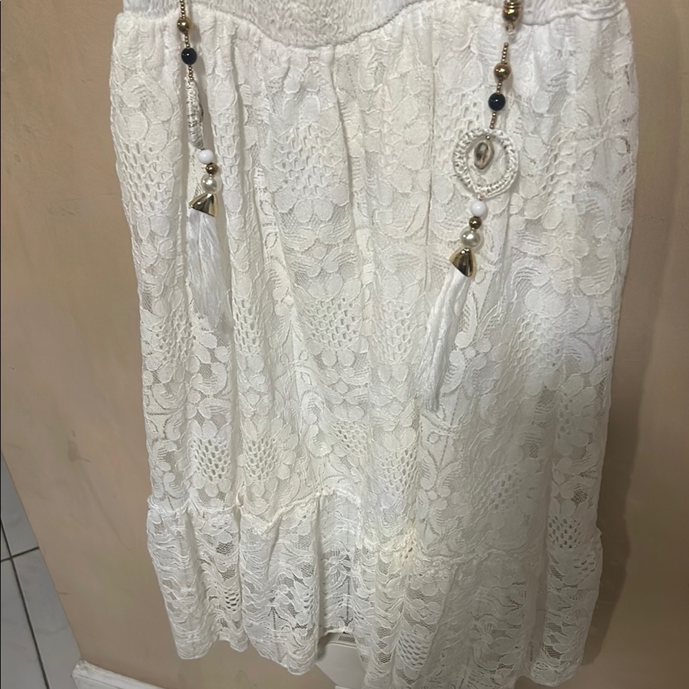 White and Gold Sleeveless Backless Sundress - Picture 10 of 14